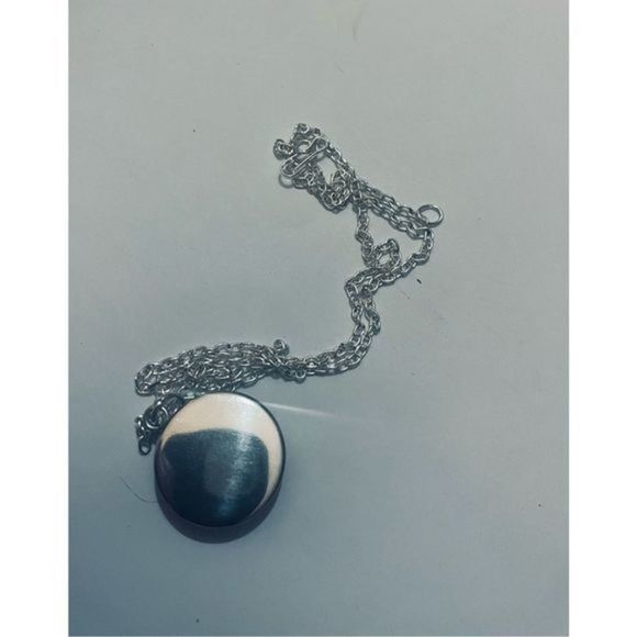 TAURUS GLOW IN THE DARK ZODIAC STAR SIGN HOROSCOPE NECKLACE - Picture 6 of 15